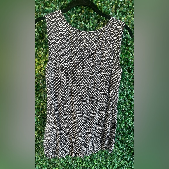 St john women’s black and white silk dressy tank top size Small - Picture 3 of 4